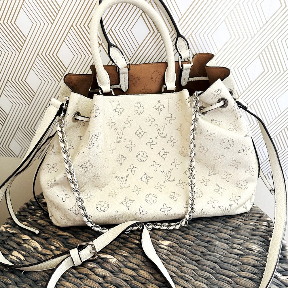 Louis Vuitton Tote ~ Authentic Great Condition has both Straps • Clean like NEW